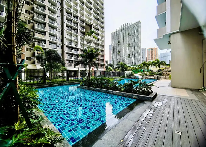 Vincondotel Near Bgc 3br Fairlane شقة *