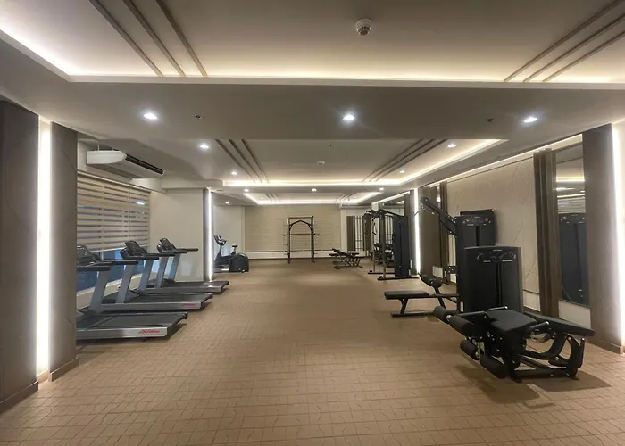 Vincondotel Near Bgc 3br Fairlane شقة